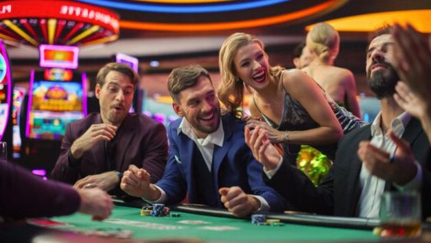 Équipe Reveemotion lors de la préparation d'une soirée casino